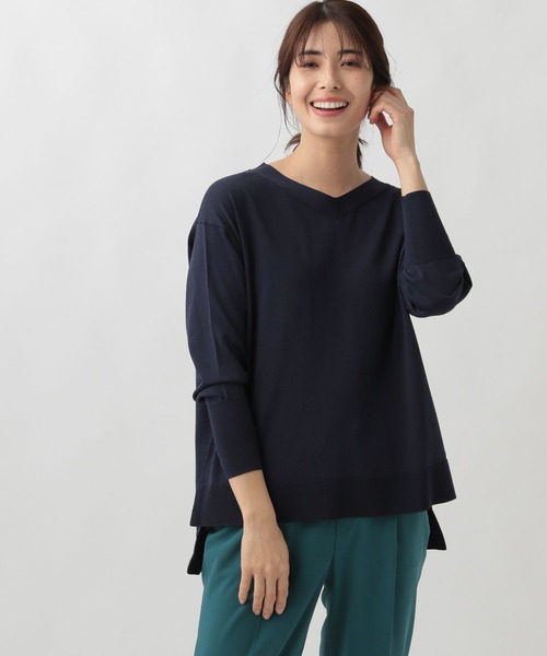 Elura(エルーラ)の「サラサラタッチVネックチュニック(ニット/セーター・レディース・ネイビー/ピンク系その他7/オフホワイト/ブルー系その他3・FREE)」の13枚目の写真