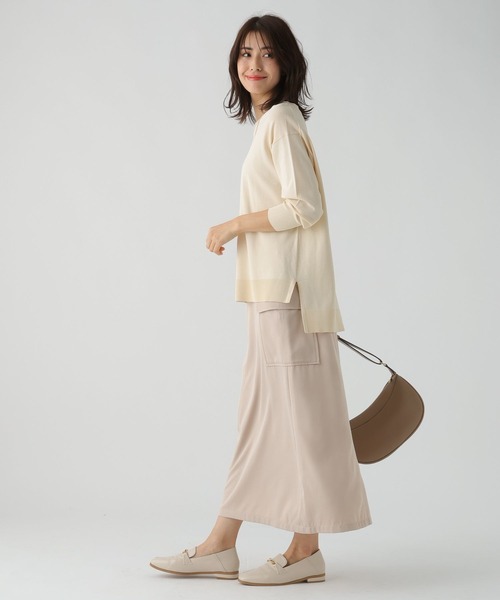 Elura(エルーラ)の「サラサラタッチVネックチュニック(ニット/セーター・レディース・ネイビー/ピンク系その他7/オフホワイト/ブルー系その他3・FREE)」の18枚目の写真