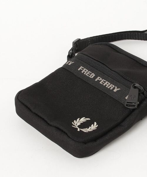 FRED PERRY（フレッドペリー）の「Fred Perry Taped Side Bag 