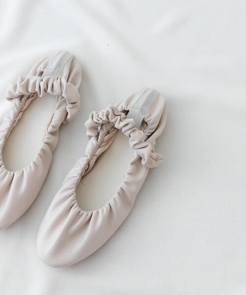 RODE SKO（ロデスコ）の「『MADE IN JAPAN』クシュクシュメリージェーン（バレエシューズ・レディース・オフホワイト/ブラック・37/36/38）」の18枚目の写真