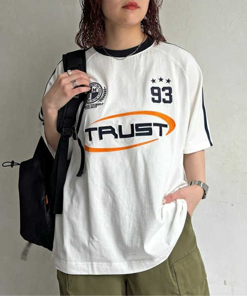 CPCM(シーピーシーエム)の「サッカーユニフォームラグランT(Tシャツ/カットソー・メンズ・ブラック/ホワイト/ネイビー・MEDIUM/LARGE)」の2枚目の写真
