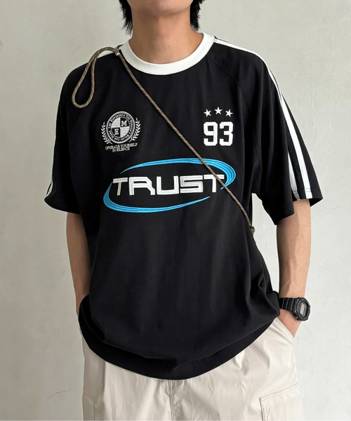 CPCM(シーピーシーエム)の「サッカーユニフォームラグランT(Tシャツ/カットソー・メンズ・ブラック/ホワイト/ネイビー・MEDIUM/LARGE)」の1枚目の写真