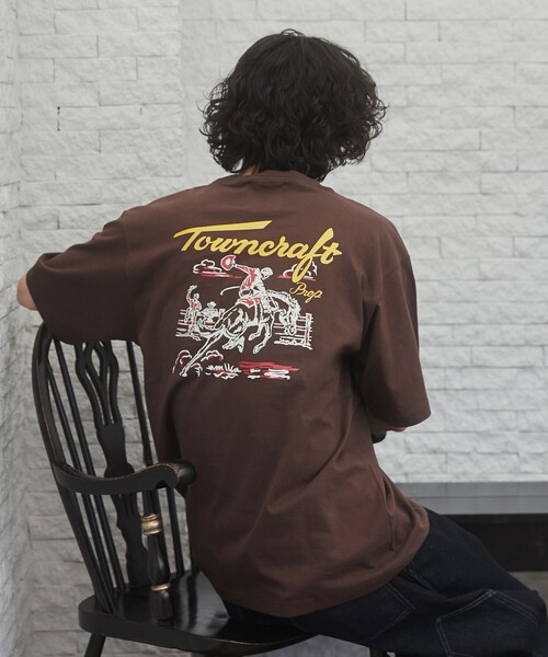 TOWNCRAFT（タウンクラフト）の「TOWNCRAFT（タウンクラフト）別注ロゴプリントTシャツ（Tシャツ/カットソー・メンズ・ホワイト/ネイビー/ダークブラウン・M/XL/L）」の19枚目の写真