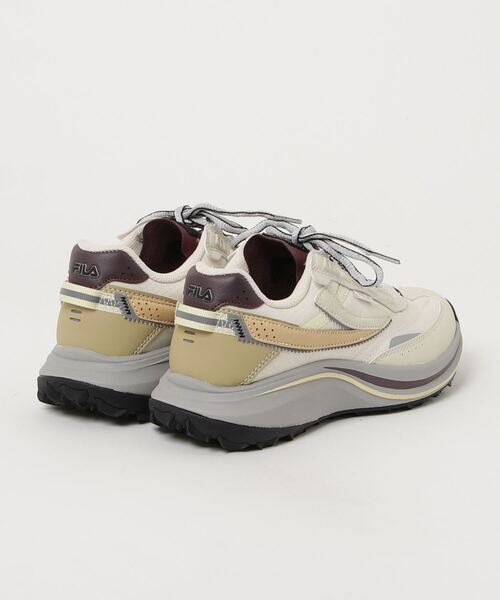FILA（フィラ）の「【コラボ】 Wavelet TR × emmi / ウェーブレットアルファ × エミ（スニーカー・レディース・ベージュ・23.0cm/24.0cm/25.0cm/26.0cm）」の2枚目の写真