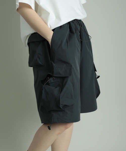 GENXDER(ノンジェンダー)の「GENXDER CARGO SHORTS (SS)(カーゴパンツ・レディース・ブラック/ベージュ/ダークグレー・LARGE/X-LARGE/XX-LARGE/MEDIUM)」の1枚目の写真