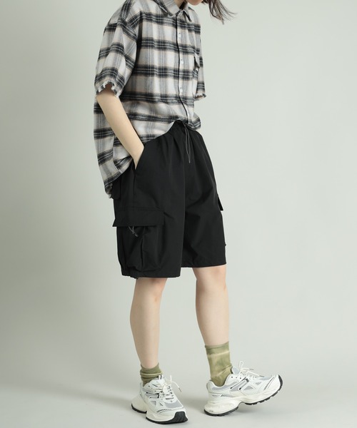GENXDER(ノンジェンダー)の「GENXDER CARGO SHORTS (SS)(カーゴパンツ・レディース・ブラック/ベージュ/ダークグレー・LARGE/X-LARGE/XX-LARGE/MEDIUM)」の11枚目の写真