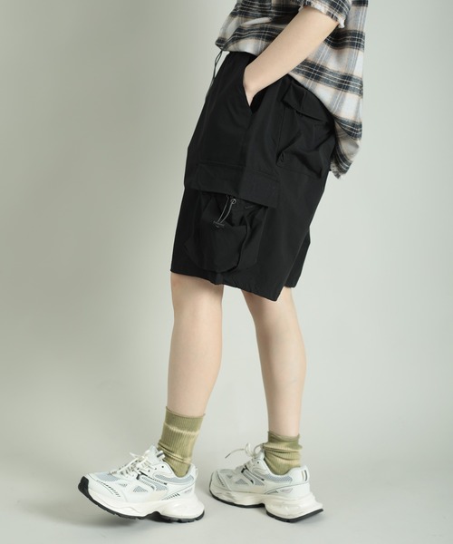 GENXDER(ノンジェンダー)の「GENXDER CARGO SHORTS (SS)(カーゴパンツ・レディース・ブラック/ベージュ/ダークグレー・LARGE/X-LARGE/XX-LARGE/MEDIUM)」の5枚目の写真