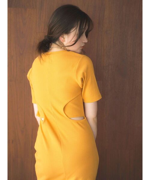 Ungrid(アングリッド)の「ハーフスリーブカットワンピース(ワンピース・レディース・ヘザーグレー/ブラック/オレンジ・FREE)」の13枚目の写真