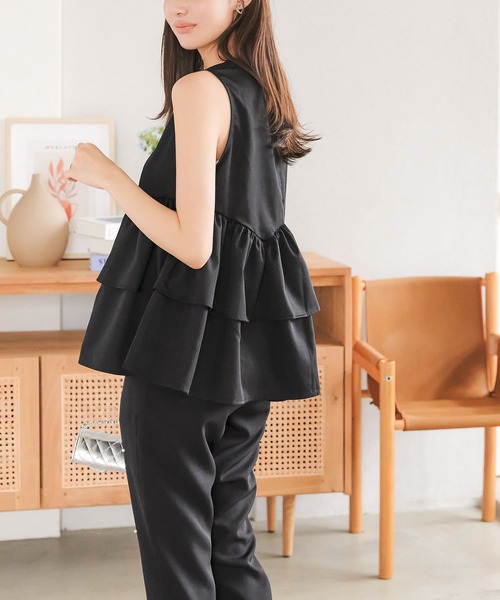 KOBE LETTUCE（コウベレタス）の「ティアードペプラムトップス（シャツ/ブラウス・レディース・ブラック/オフホワイト/イエロー系・M）」の6枚目の写真