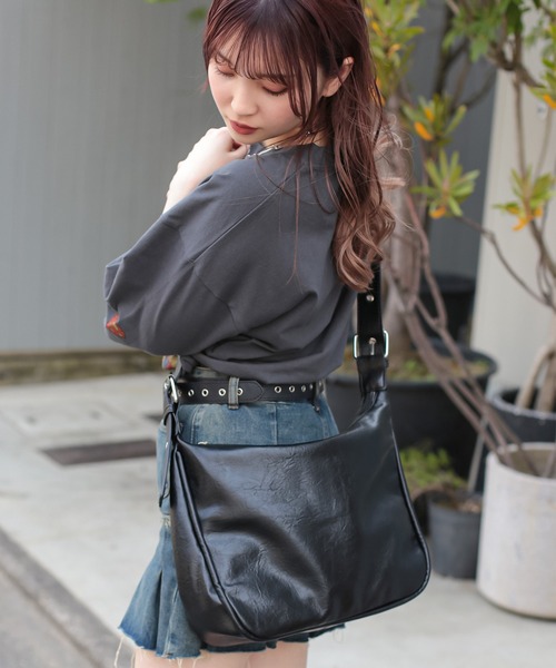 SPINNS（スピンズ）の「ハトメ合皮ショルダーバッグ（ショルダーバッグ・レディース・ブラウン/ブラック・ONESIZE）」の12枚目の写真