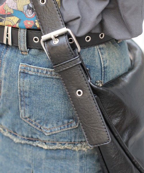 SPINNS（スピンズ）の「ハトメ合皮ショルダーバッグ（ショルダーバッグ・レディース・ブラウン/ブラック・ONESIZE）」の14枚目の写真