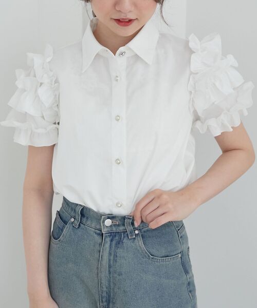 MAJESTIC LEGON（マジェスティックレゴン）の「ミルフィーユフリルスリーブシャツ（シャツ/ブラウス・レディース・オフホワイト/ホワイト系その他2/ブルー・MEDIUM）」の7枚目の写真