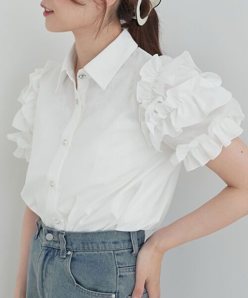 MAJESTIC LEGON（マジェスティックレゴン）の「ミルフィーユフリルスリーブシャツ（シャツ/ブラウス・レディース・オフホワイト/ホワイト系その他2/ブルー・MEDIUM）」の8枚目の写真