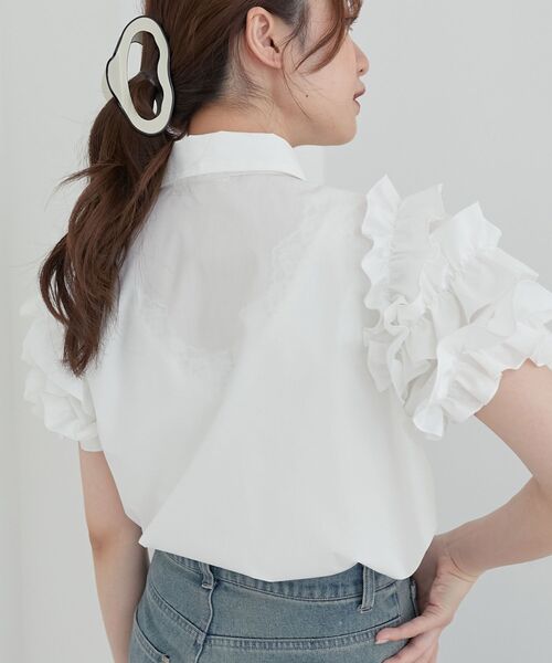 MAJESTIC LEGON（マジェスティックレゴン）の「ミルフィーユフリルスリーブシャツ（シャツ/ブラウス・レディース・オフホワイト/ホワイト系その他2/ブルー・MEDIUM）」の9枚目の写真