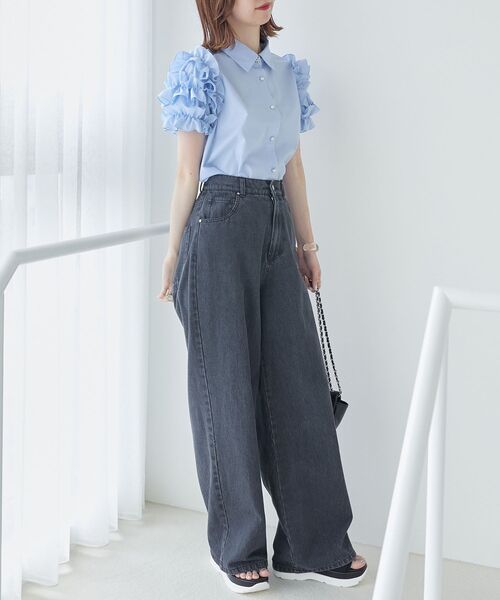 MAJESTIC LEGON（マジェスティックレゴン）の「ミルフィーユフリルスリーブシャツ（シャツ/ブラウス・レディース・オフホワイト/ホワイト系その他2/ブルー・MEDIUM）」の21枚目の写真