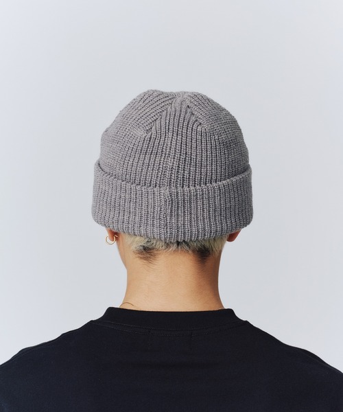 XLARGE（エクストララージ）の「OVAL EMB. KNIT CAP（ニットキャップ/ビーニー・メンズ・グレー/ブラック/ブラウン・ONE SIZE）」の4枚目の写真