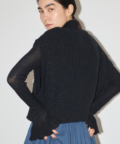 Libra Cue(リブラ キュー)の「ケーブルニットベスト(ベスト・レディース・ブラック/アイボリー・FREE)」の4枚目の写真