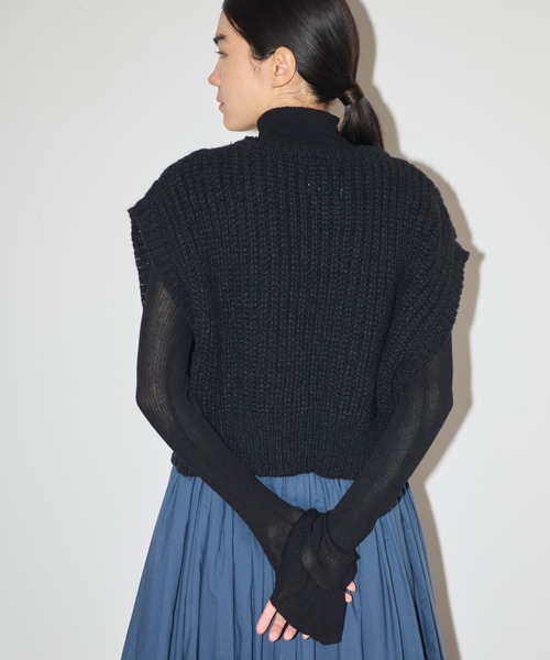 Libra Cue(リブラ キュー)の「ケーブルニットベスト(ベスト・レディース・ブラック/アイボリー・FREE)」の5枚目の写真