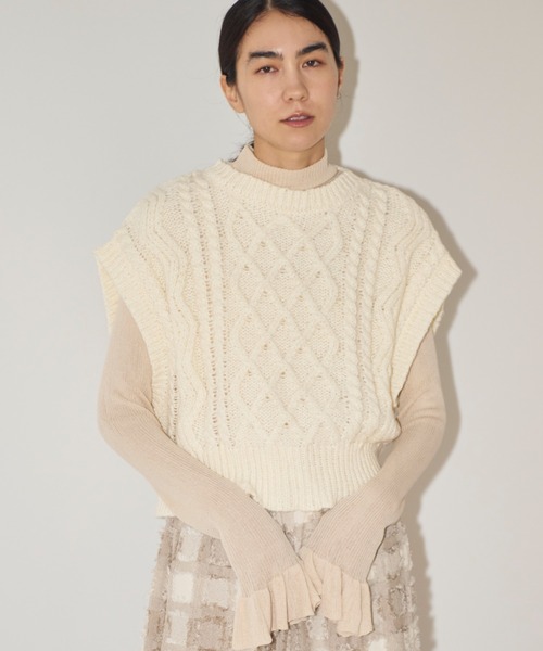 Libra Cue(リブラ キュー)の「ケーブルニットベスト(ベスト・レディース・ブラック/アイボリー・FREE)」の9枚目の写真