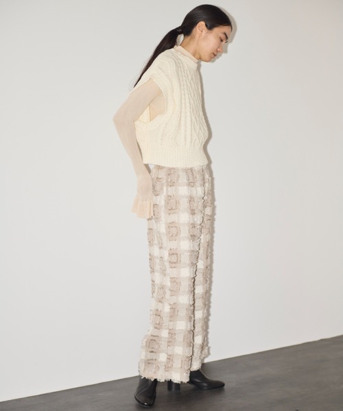 Libra Cue(リブラ キュー)の「ケーブルニットベスト(ベスト・レディース・ブラック/アイボリー・FREE)」の12枚目の写真