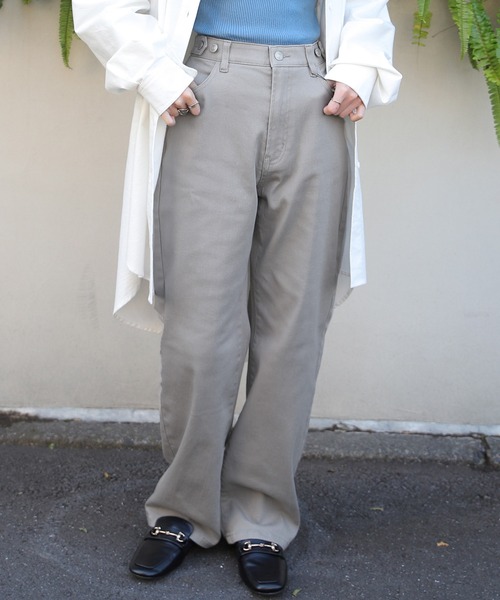 HUG.U（ハグユー）の「新感覚疲れないチノパン（チノパンツ・レディース・サンドベージュ/キナリ/チャコールグレー/オフホワイト/セージグリーン/ブラック/カーキ/ライトグレー・S(レギュラー丈)/S(トール丈)/M(レギュラー丈)/M(トール丈)/L(レギュラー丈)/L(トール丈)/LL(トール丈)/LL(レギュラー丈)）」の5枚目の写真