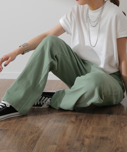 HUG.U（ハグユー）の「新感覚疲れないチノパン（チノパンツ・レディース・サンドベージュ/キナリ/チャコールグレー/オフホワイト/セージグリーン/ブラック/カーキ/ライトグレー・S(レギュラー丈)/S(トール丈)/M(レギュラー丈)/M(トール丈)/L(レギュラー丈)/L(トール丈)/LL(トール丈)/LL(レギュラー丈)）」の9枚目の写真