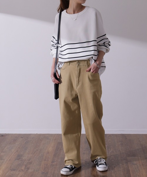 HUG.U（ハグユー）の「新感覚疲れないチノパン（チノパンツ・レディース・サンドベージュ/キナリ/チャコールグレー/オフホワイト/セージグリーン/ブラック/カーキ/ライトグレー・S(レギュラー丈)/S(トール丈)/M(レギュラー丈)/M(トール丈)/L(レギュラー丈)/L(トール丈)/LL(トール丈)/LL(レギュラー丈)）」の16枚目の写真