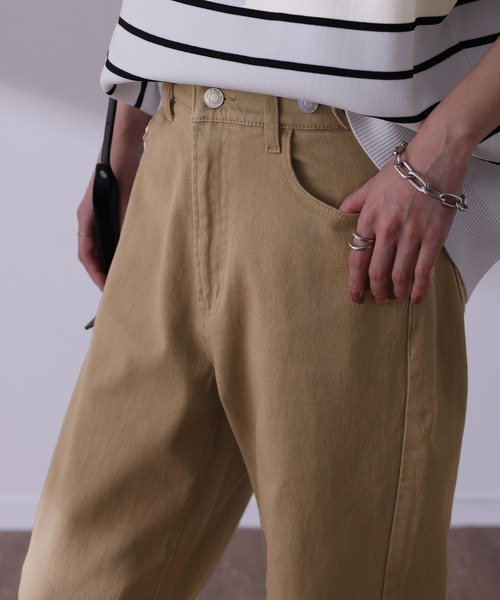 HUG.U（ハグユー）の「新感覚疲れないチノパン（チノパンツ・レディース・サンドベージュ/キナリ/チャコールグレー/オフホワイト/セージグリーン/ブラック/カーキ/ライトグレー・S(レギュラー丈)/S(トール丈)/M(レギュラー丈)/M(トール丈)/L(レギュラー丈)/L(トール丈)/LL(トール丈)/LL(レギュラー丈)）」の18枚目の写真