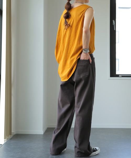 HUG.U（ハグユー）の「新感覚疲れないチノパン（チノパンツ・レディース・サンドベージュ/キナリ/チャコールグレー/オフホワイト/セージグリーン/ブラック/カーキ/ライトグレー・S(レギュラー丈)/S(トール丈)/M(レギュラー丈)/M(トール丈)/L(レギュラー丈)/L(トール丈)/LL(トール丈)/LL(レギュラー丈)）」の21枚目の写真