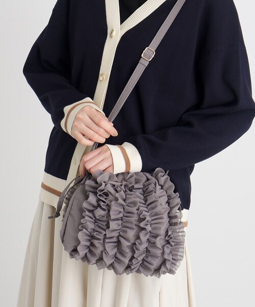 grove(グローブ)の「◆チュールティアード巾着ショルダー(ショルダーバッグ・レディース・グレー/チャコールグレー/ブラック・00)」の1枚目の写真