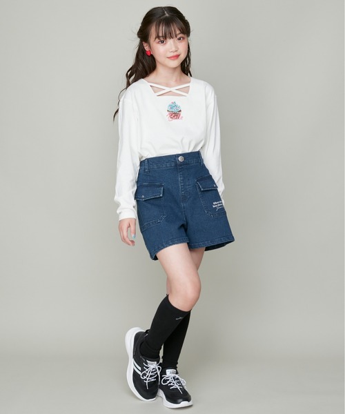 JENNI belle(ジェニィベル)の「【WEB限定】【コットン100%】スクエアクロスロンT(Tシャツ/カットソー・キッズ・ラベンダー/ブラック/オフホワイト・120cm/150cm/140cm/130cm)」の4枚目の写真