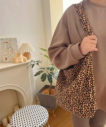 大容量レオパード柄ショルダーバッグ