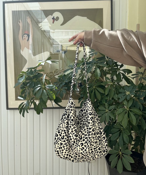 aimoha(アイモハ)の「大容量レオパード柄ショルダーバッグ(トートバッグ・レディース・ベージュ/ブラウン/ホワイト・FREE)」の10枚目の写真