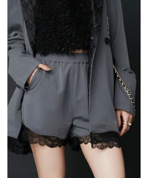 EVRIS（エヴリス）の「レースドッキングショートパンツ【セットアップ着用可能】（その他パンツ・レディース・グレー/ブルー・FREE）」の2枚目の写真