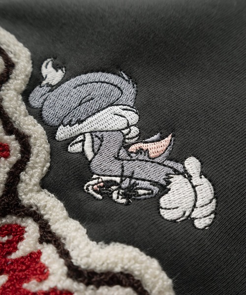 Tom&Jerry(トムアンドジェリー)の「【TOM&JERRY/トムとジェリー】キャラクターイラスト ヴィンテージライクプリント&刺繍デザイン ビッグシルエット クルーネックスウェット/3Type(スウェット・レディース・ブラック/グレイッシュベージュ/ライトイエロー/チャコールグレー/オートミール/スミクロ・M/L/XL)」の18枚目の写真