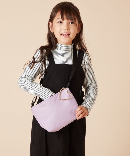a.v.v（アーヴェヴェ）の「[KIDS]シンプルサコッシュ（ショルダーバッグ・キッズ・ライトピンク/ライラック/ブラック・120）」の4枚目の写真