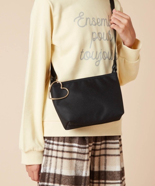 a.v.v（アーヴェヴェ）の「[KIDS]シンプルサコッシュ（ショルダーバッグ・キッズ・ライトピンク/ライラック/ブラック・120）」の8枚目の写真