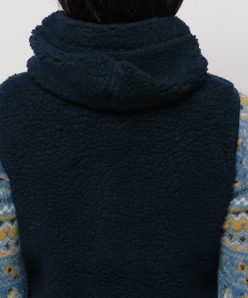 GYMPHLEX（ジムフレックス）の「【GYMPHLEX(ジムフレックス)】ボアフードベスト（ベスト・レディース・ネイビー/ライトベージュ/アイボリー・MEDIUM）」の16枚目の写真