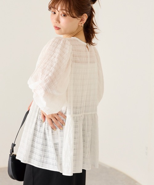 LAVEANGE（ラビアンジェ）の「【洗える】シアーチェックギャザーチュニック（シャツ/ブラウス・レディース・ブラック/オフホワイト/グリーン・M/LL/3L/4L/5L）」の6枚目の写真