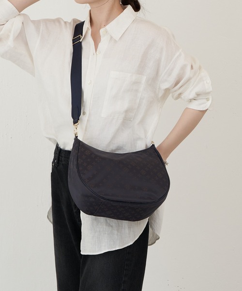 russet（ラシット）の「[380g・弱撥水] 2wayショルダーバッグ(CE-1446)（ショルダーバッグ・レディース・ブラック×ブルー/チャコールグレー/キナリ/イエロー系その他3/グリーン/ライトグレー/ピンクベージュ/グレー系その他/ブルー系その他/モーブ系/ブラウン系その他/ピンク系その他・FREE）」の6枚目の写真