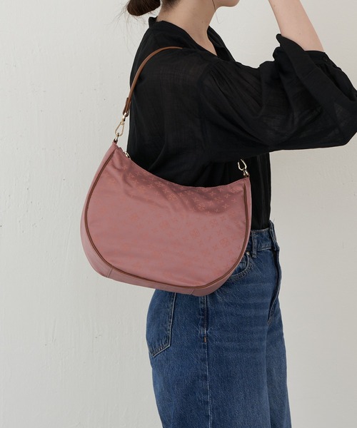 russet（ラシット）の「[380g・弱撥水] 2wayショルダーバッグ(CE-1446)（ショルダーバッグ・レディース・ブラック×ブルー/チャコールグレー/キナリ/イエロー系その他3/グリーン/ライトグレー/ピンクベージュ/グレー系その他/ブルー系その他/モーブ系/ブラウン系その他/ピンク系その他・FREE）」の12枚目の写真