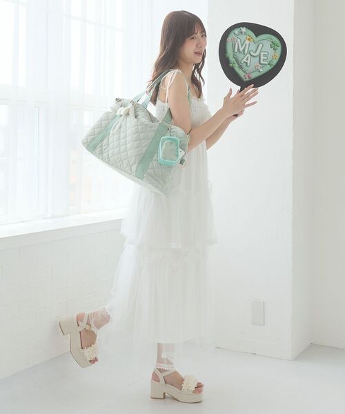 MAJESTIC LEGON(マジェスティックレゴン)の「キルティングトラベルボストン(ボストンバッグ・レディース・ピンク/アイボリー/ブラック/ライトグレー/イエロー/ライトグリーン・MEDIUM)」の13枚目の写真