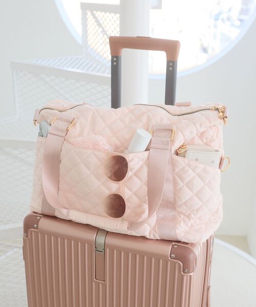 MAJESTIC LEGON(マジェスティックレゴン)の「キルティングトラベルボストン(ボストンバッグ・レディース・ピンク/アイボリー/ブラック/ライトグレー/イエロー/ライトグリーン・MEDIUM)」の21枚目の写真