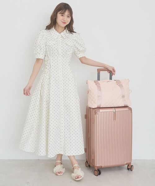 MAJESTIC LEGON(マジェスティックレゴン)の「キルティングトラベルボストン(ボストンバッグ・レディース・ピンク/アイボリー/ブラック/ライトグレー/イエロー/ライトグリーン・MEDIUM)」の20枚目の写真