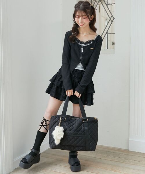 MAJESTIC LEGON(マジェスティックレゴン)の「キルティングトラベルボストン(ボストンバッグ・レディース・ピンク/アイボリー/ブラック/ライトグレー/イエロー/ライトグリーン・MEDIUM)」の19枚目の写真