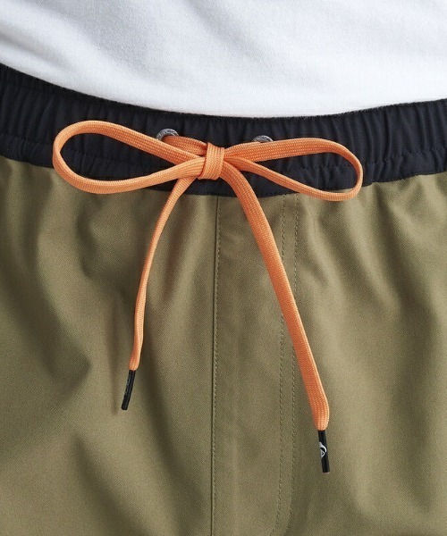 Quiksilver(クイックシルバー)の「JP SCALLOP BAGGY SHO/クイックシルバーウエストゴムバギーショーツ(その他パンツ・メンズ・ブラック/グリーン/カーキ・MEDIUM/LARGE/X-LARGE)」の8枚目の写真