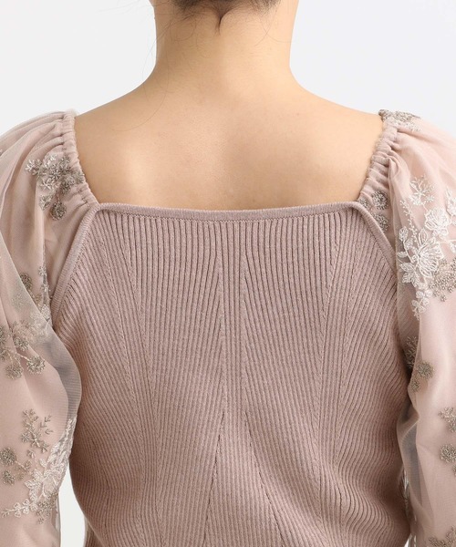 mysty woman（ミスティウーマン）の「フローラル刺繍スリーブニットプルオーバー  320880（ニット/セーター・レディース・ピンクベージュ/ブラック/アイボリー/グレイッシュブルー・FREE）」の22枚目の写真