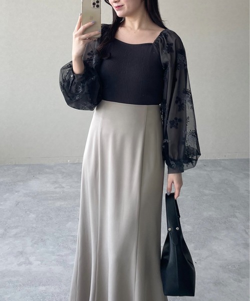 mysty woman（ミスティウーマン）の「フローラル刺繍スリーブニットプルオーバー  320880（ニット/セーター・レディース・ピンクベージュ/ブラック/アイボリー/グレイッシュブルー・FREE）」の8枚目の写真