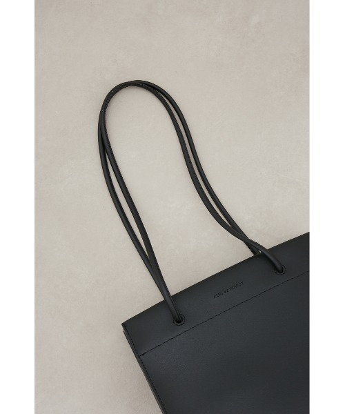 AZUL by moussy（アズールバイマウジー）の「ナローハンドルショッパーバッグ（トートバッグ・レディース・ブラック/ライム/シルバー/グレイッシュベージュ・FREE）」の16枚目の写真