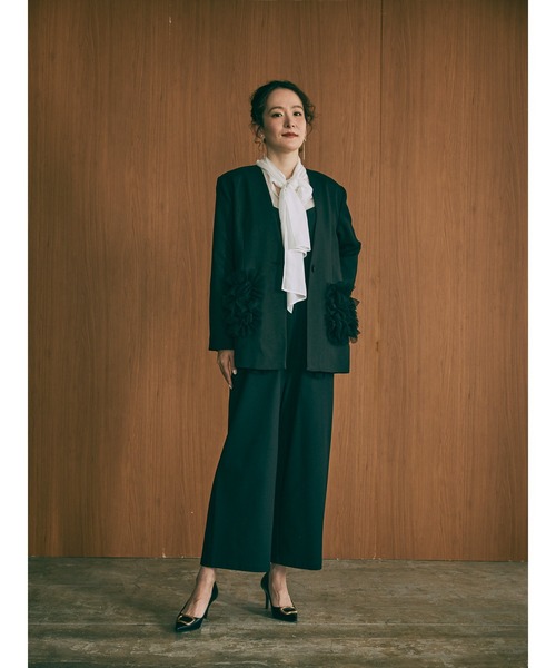 DOLLUPOOPS（ドールアップウップス）の「【定番オケージョンアイテム】ポケットチュールフリルモチーフ オーバージャケット（ノーカラージャケット・レディース・ブラック・38）」の2枚目の写真